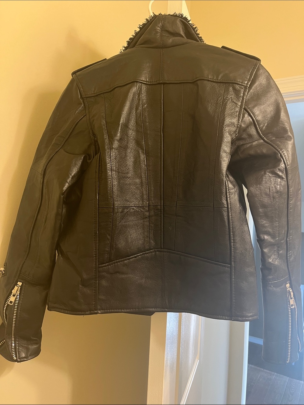 Womens Leather Shearling Moto Jacket - Picture 3 of 3